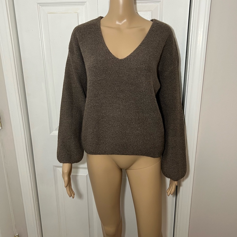 Express V Neck Balloon Sleeve sweater